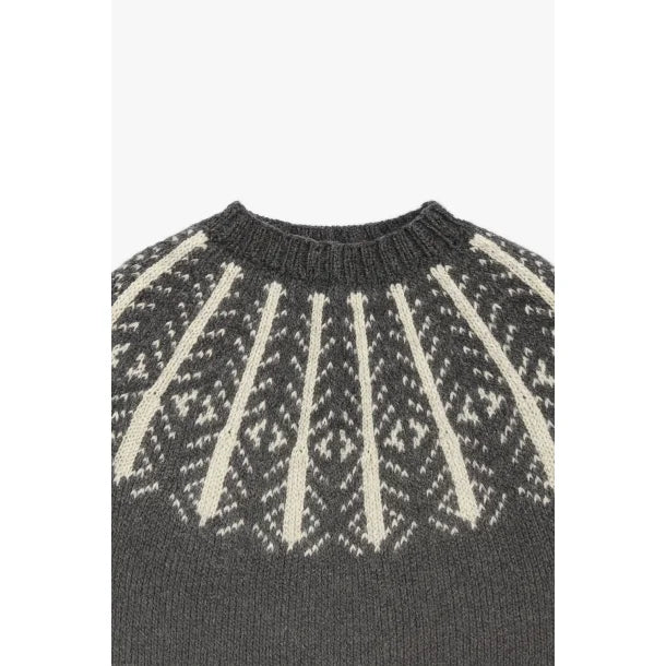 Strikkekit: Idom Baby Sweater – klassisk nordisk babystrik (garn + opskrift inkluderet)