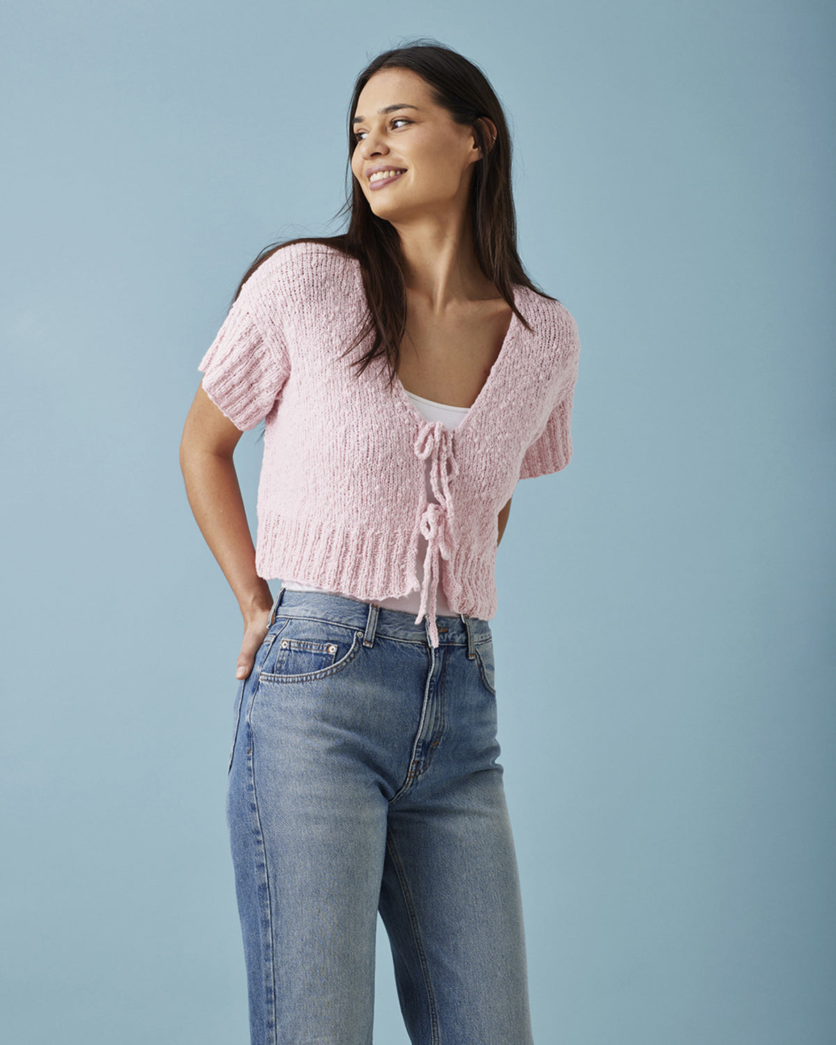 Opskrift: Kort trøje med I-cordkant og knytbånd