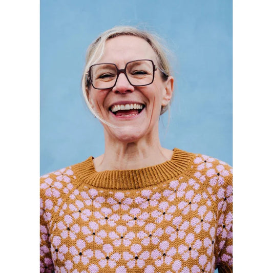 Komplet Strikkekit til Bella Bluse – M & L