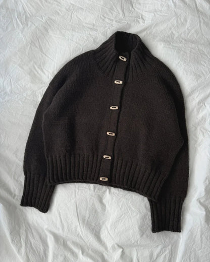 Opskrift: Hannah Jacket – dansk strikkeopskrift