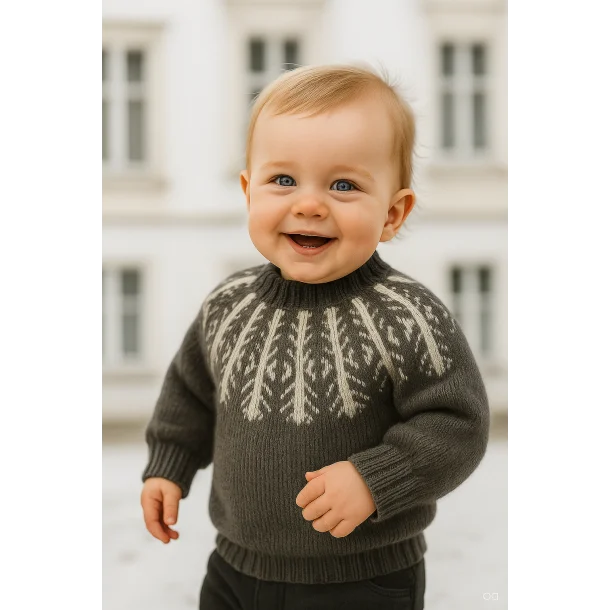 Strikkekit: Idom Baby Sweater – klassisk nordisk babystrik (garn + opskrift inkluderet)