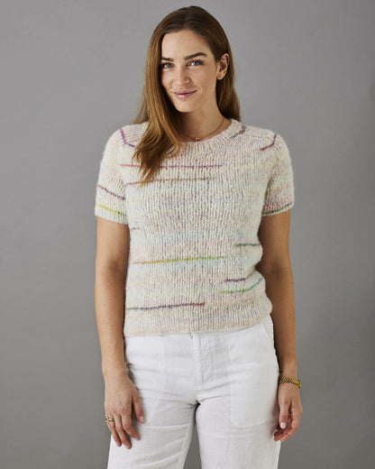 Strikkekit: T-shirt med sadelskulder – Nellie by Permin (garn + opskrift)