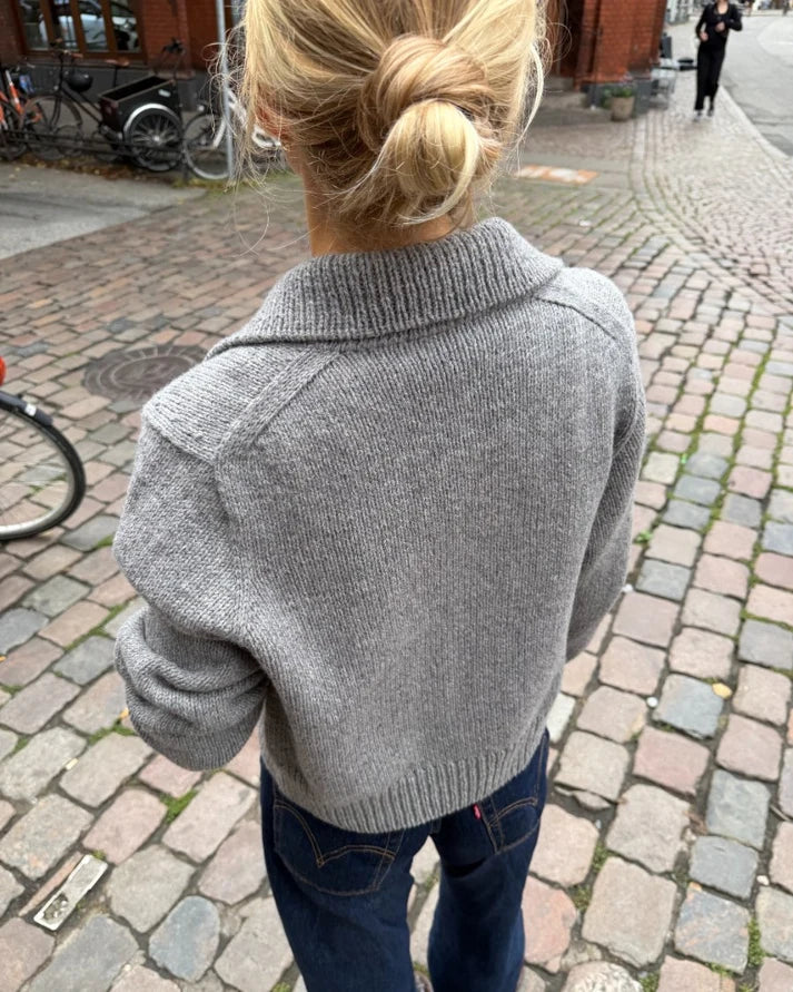 Opskrift: Petra Jacket – dansk strikkeopskrift