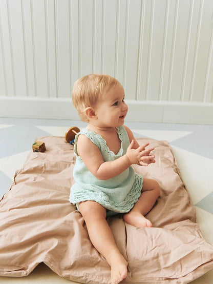 Opskrift: Rosette Top Baby