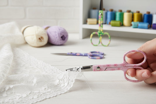 Lille saks med blomster design